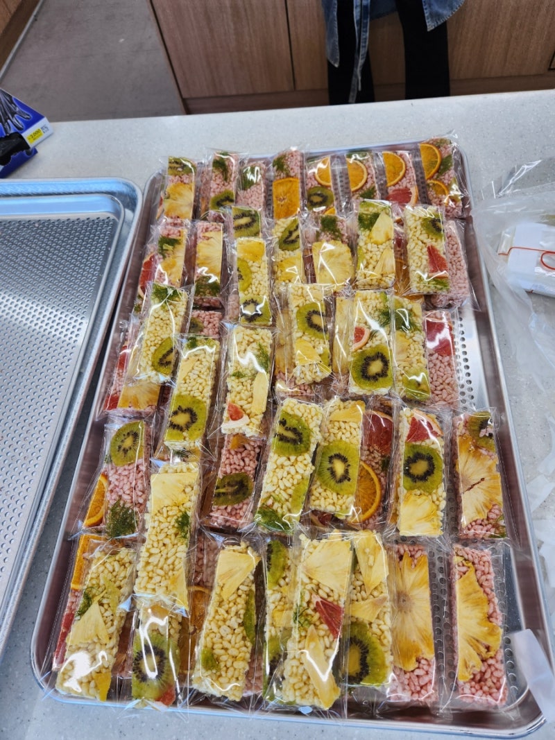 완성된 과일칩 강정